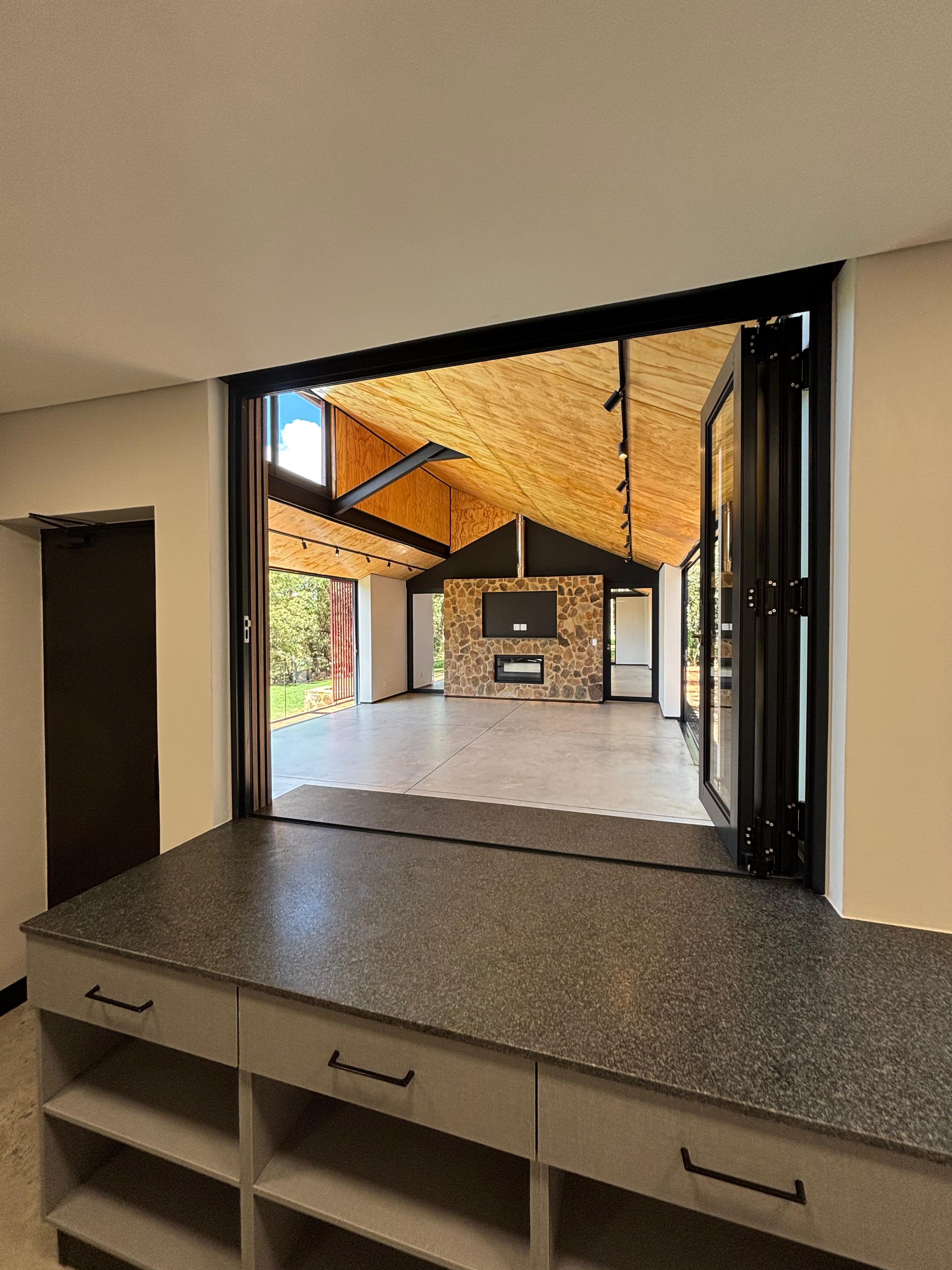 LJ Construction — Building on Excellence